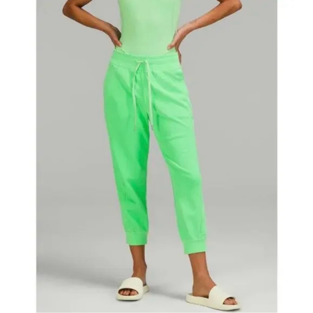 Lululemon Scuba High Rise Cropped Jogger Neon Scream Green Size 12 - Picture 3 of 4